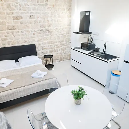 Hidden Apartments In The City Center Zadar Exterior photo