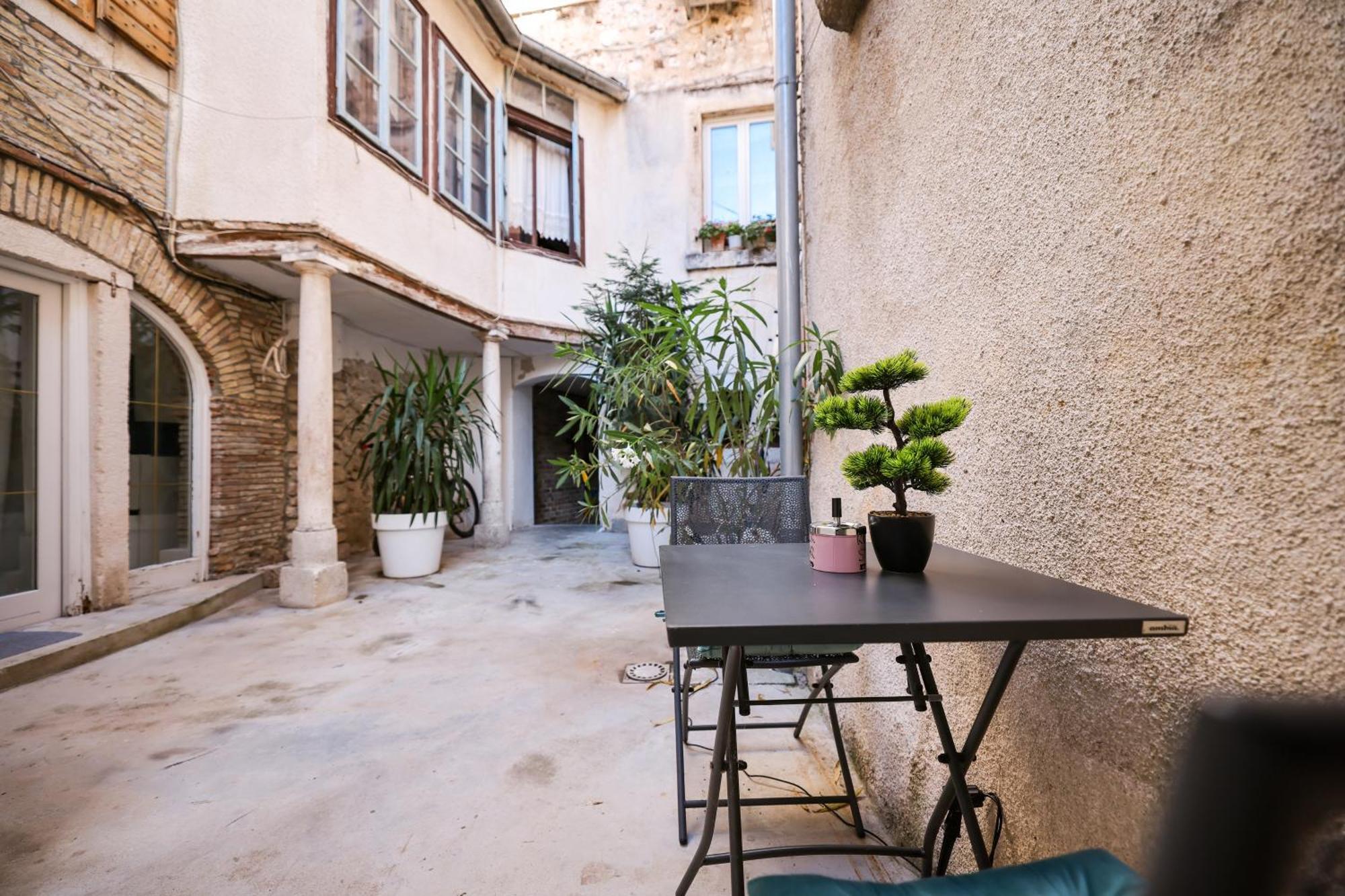 Apartma Hidden In The Center *
