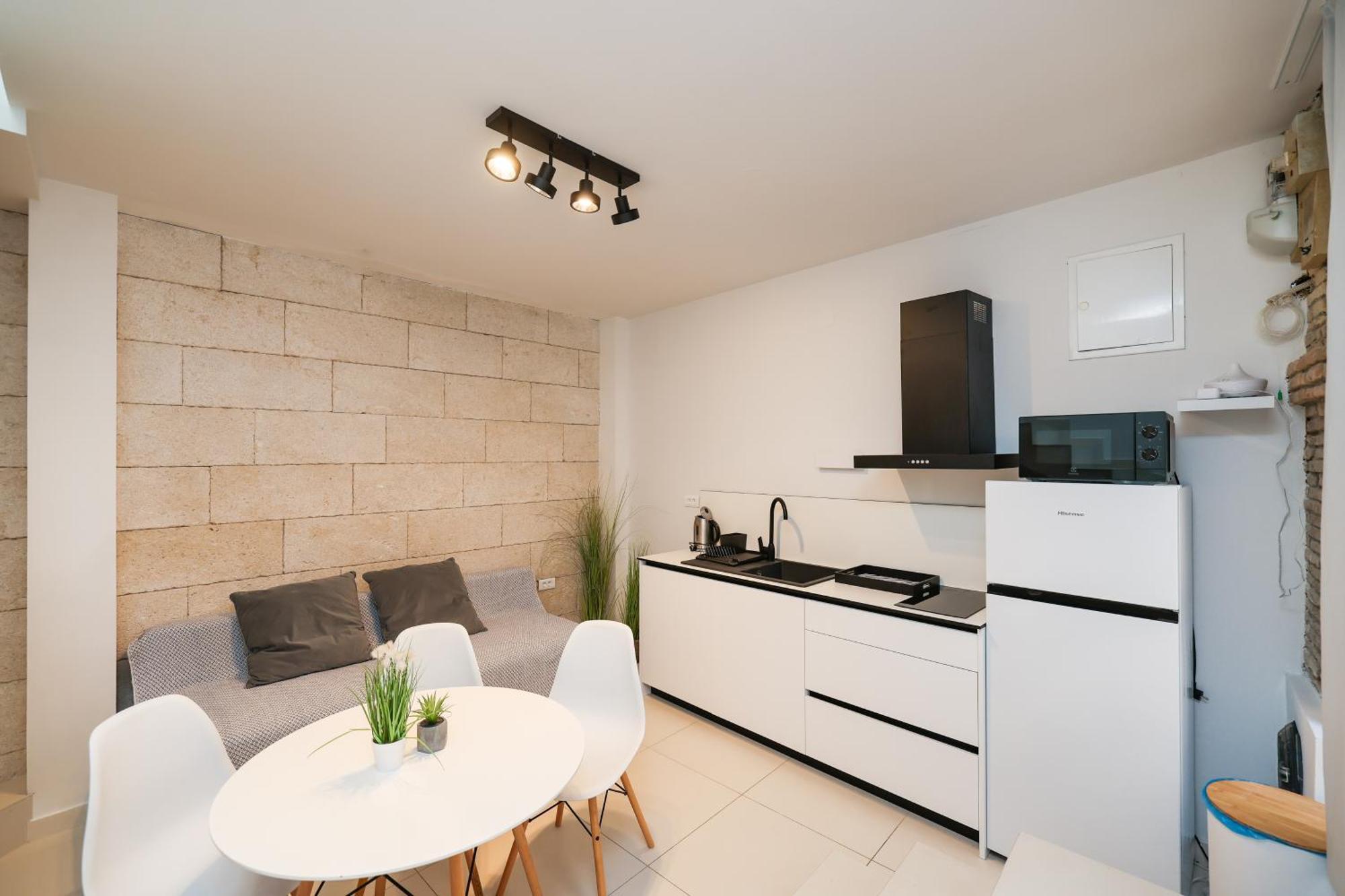 Hidden In The Center Apartma
